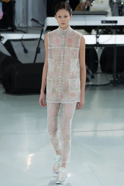 Look 32